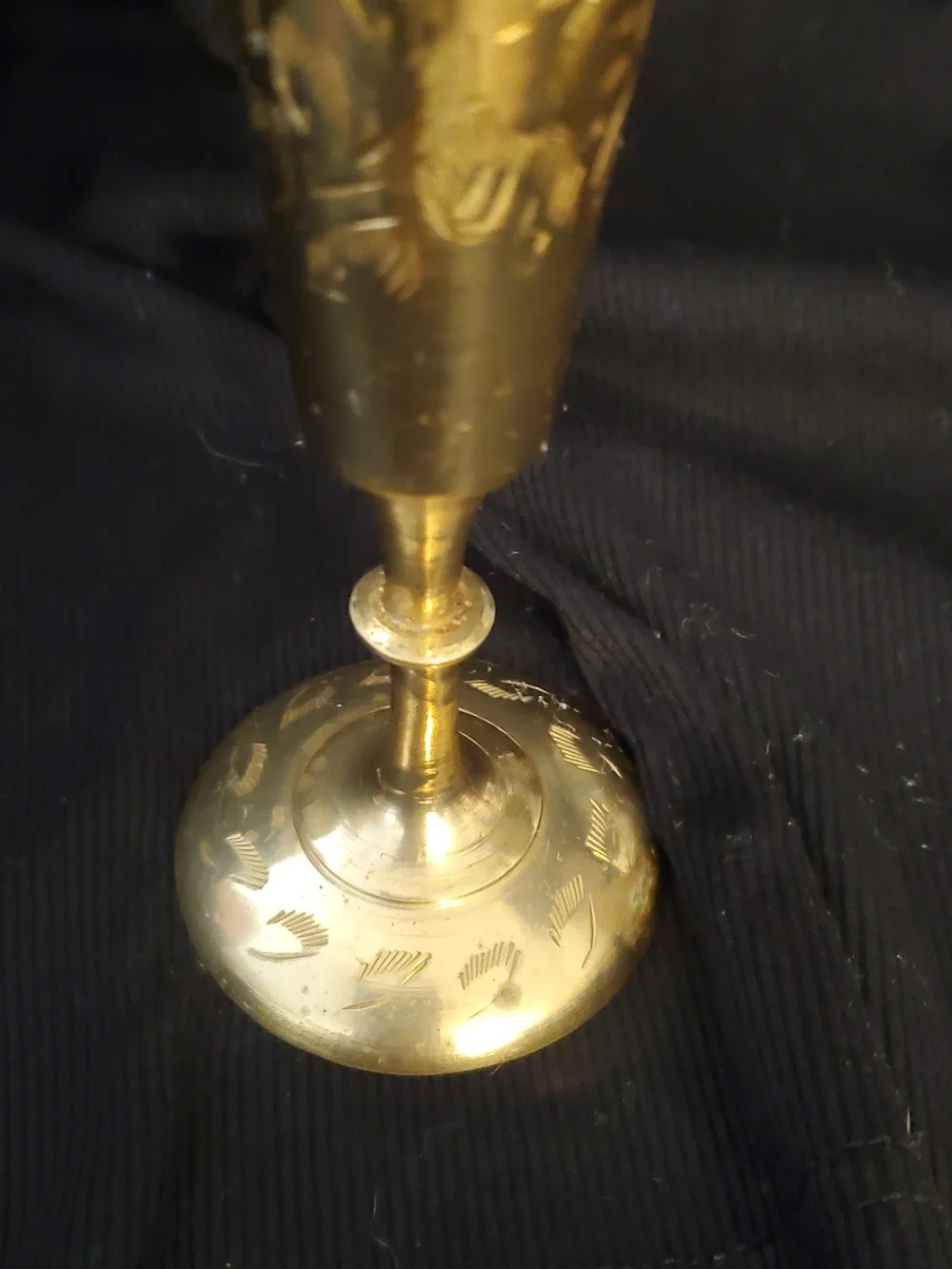 Vintage Indian brass bud vase
Likely made: 1950s–1970s - Picture 4 of 6
